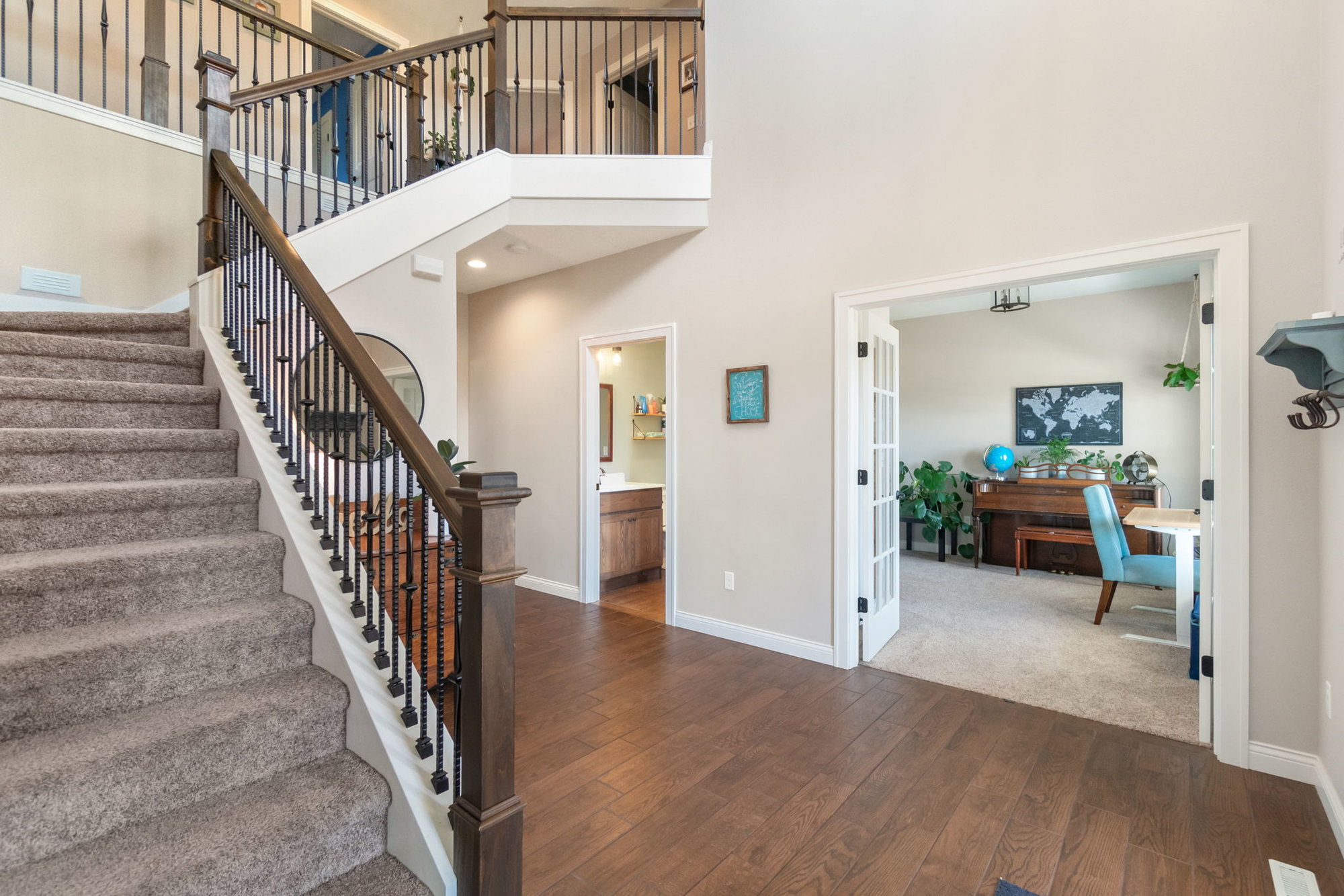 Welcome to this Stunning 2-Story in La Porte City | Oakridge Real Estate